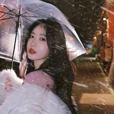 女跳水队员